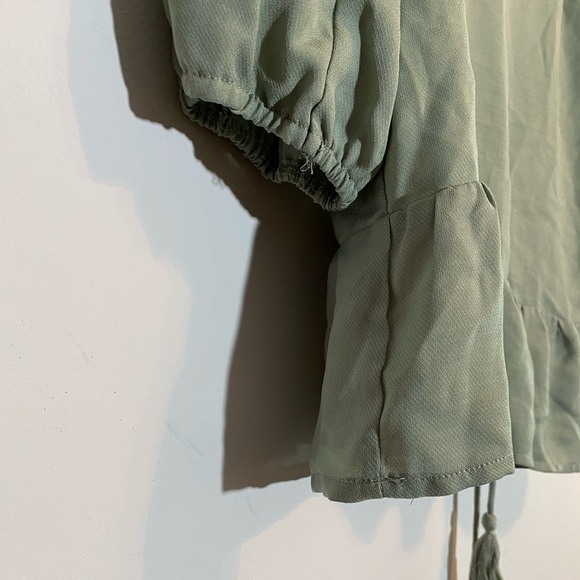 Cute Tie up, open back shirt from Buckle - Picture 5 of 6